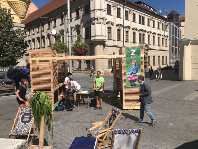 Zelení zahájili kampaň. Na náměstí Svobody mají re-use stánek