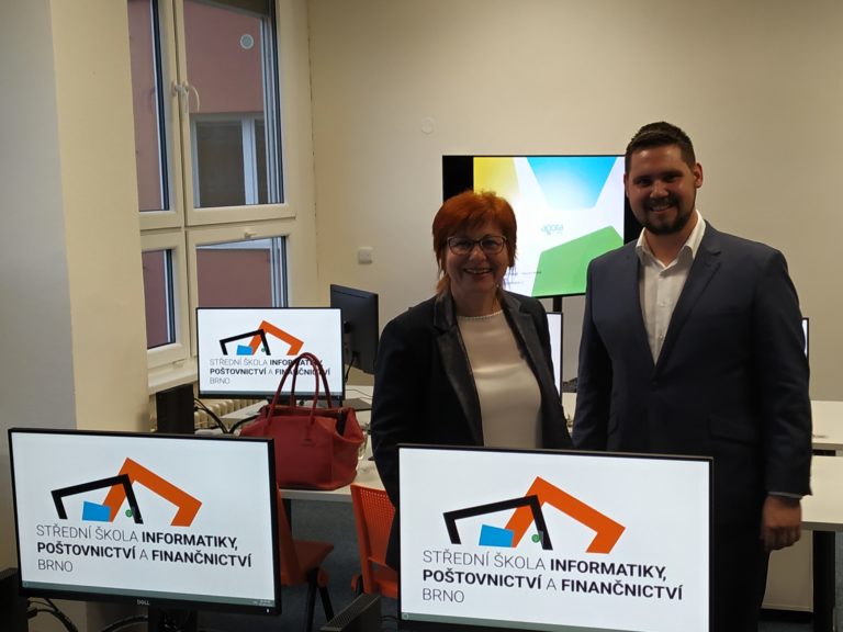Komín má Junior centrum excellence pro kybernetickou bezpečnost
